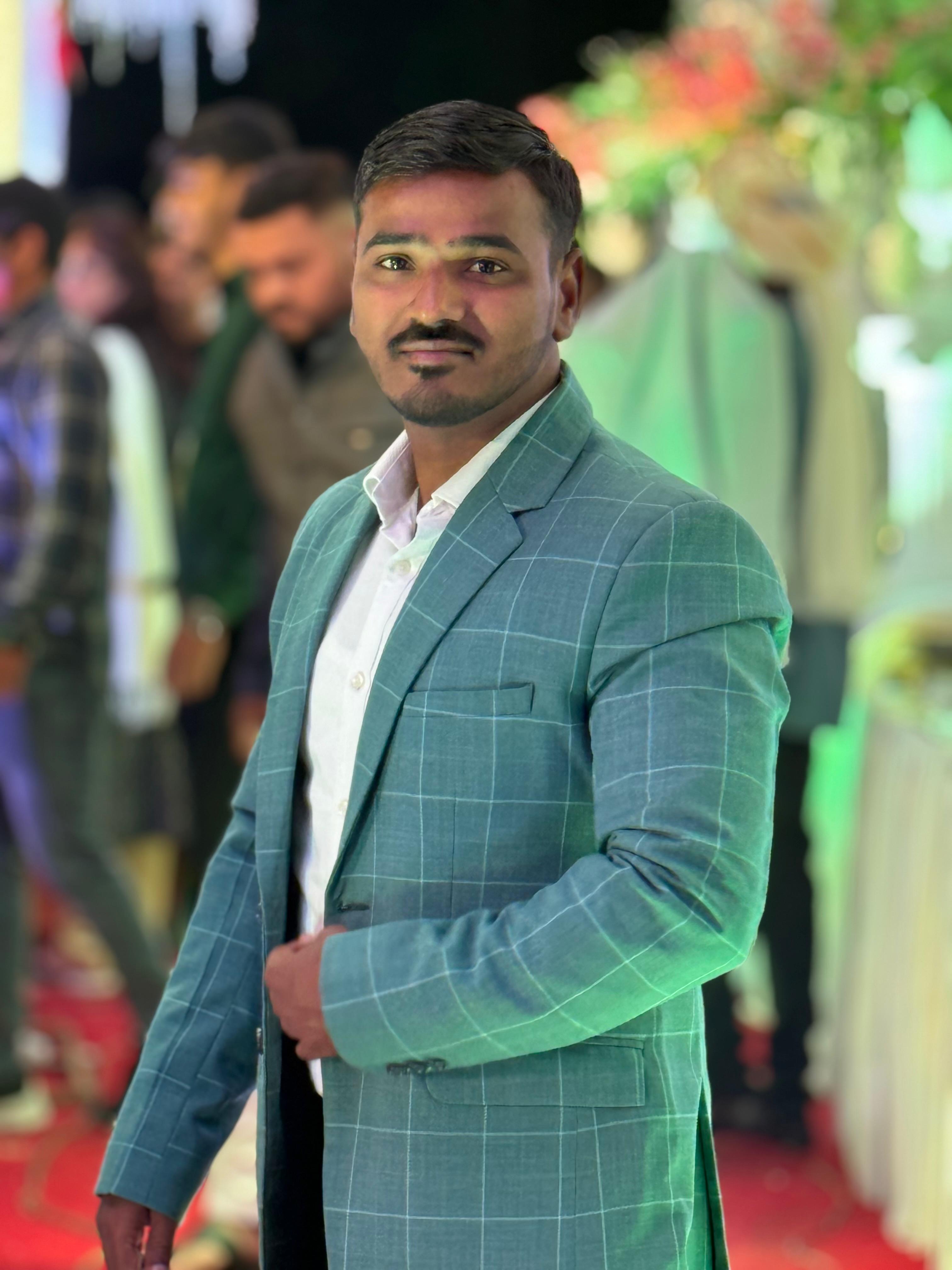 Pritesh Desadala, Interior Designer at HR Design Studio